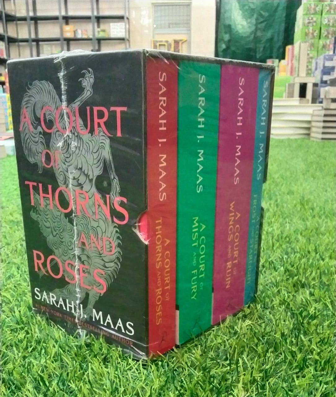 A Court Of Thorns And Roses Set